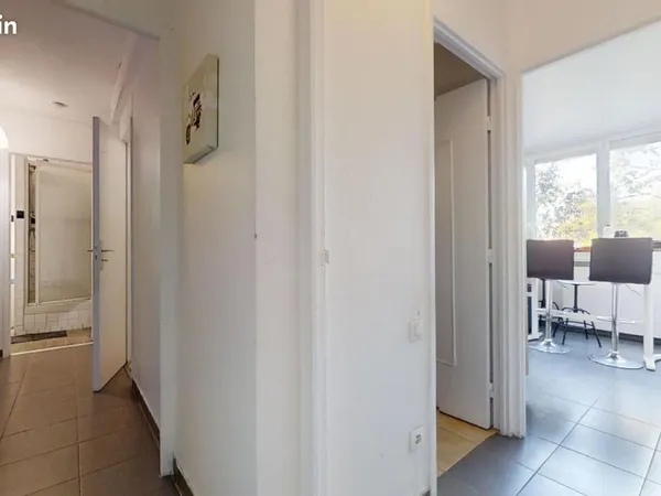 Chambre 6 pièces 103 m²