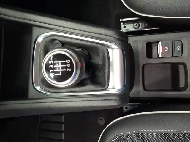 Renault Captur tce 140 - 21 — photo 35