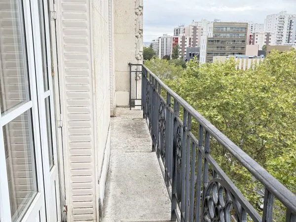 vends un appartement de 5 pièces de 127 m², 6 ème étage, métro PEREIRE . 75017 Paris