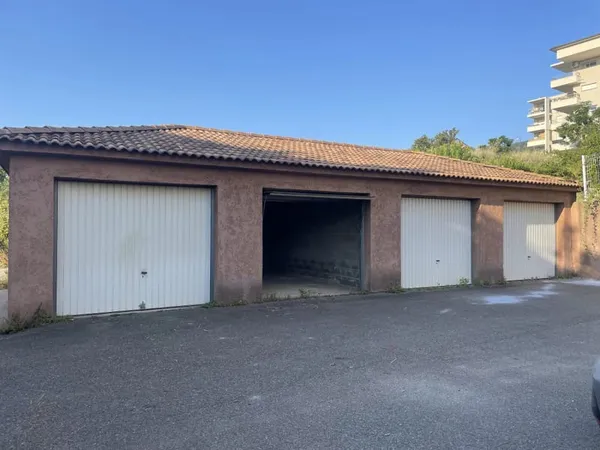 GARAGE 18M² RESIDENCE PETINELLA 20290 LUCCIANA