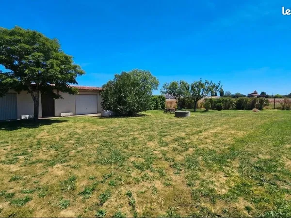 Terrain viabilisé 669 M² - MONTAIGUT-SUR-SAVE (31530)
