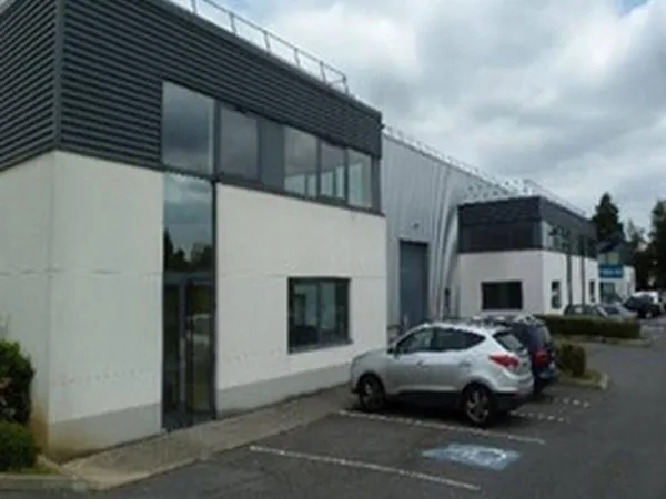 Local d'activité 1415 m²