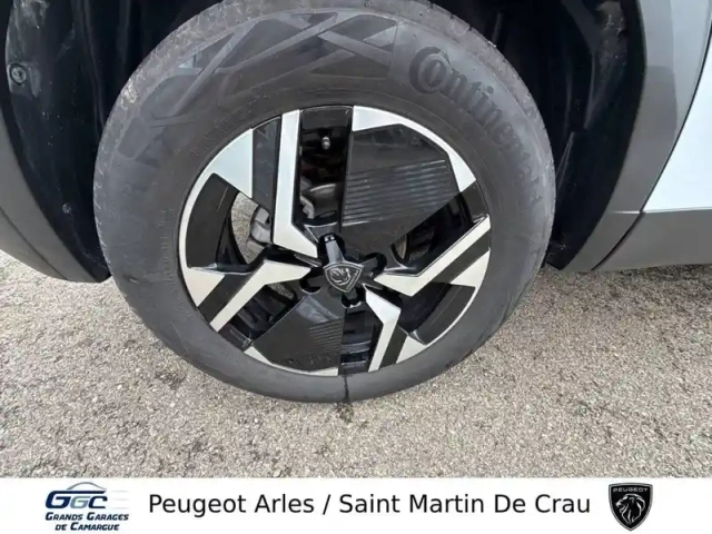 Peugeot 2008 hybrid 145 e-dcs6 — photo 12