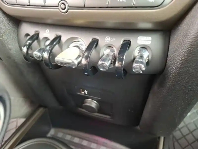 Mini Mini countryman 125 - 95 ch all4 bva6 — photo 104