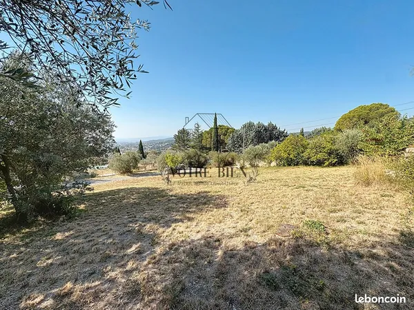Terrain 701 m² Manosque