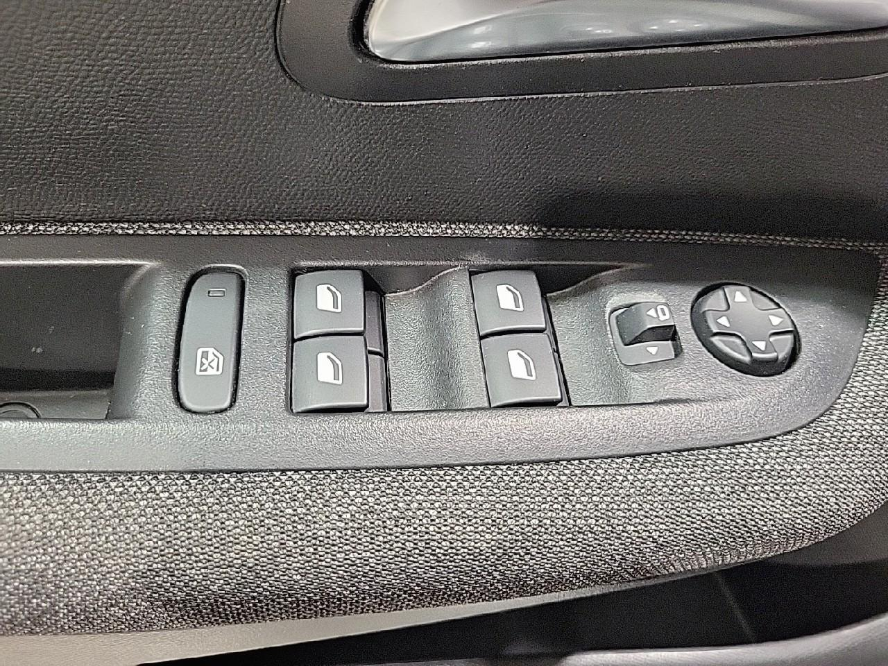 Peugeot 208 puretech 75 s&s bvm5 style — photo 23
