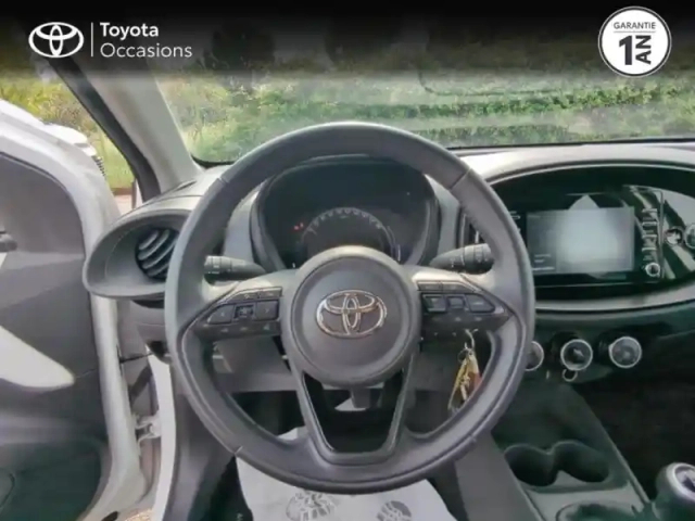 Toyota Aygo x 1.0 vvt-i 72ch dynamic my23 — photo 9