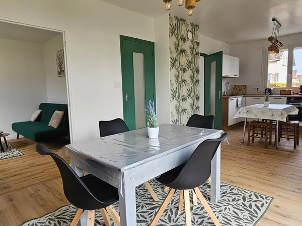 Maison meublée sur sous-sol - 5 pièces - 3 chambres