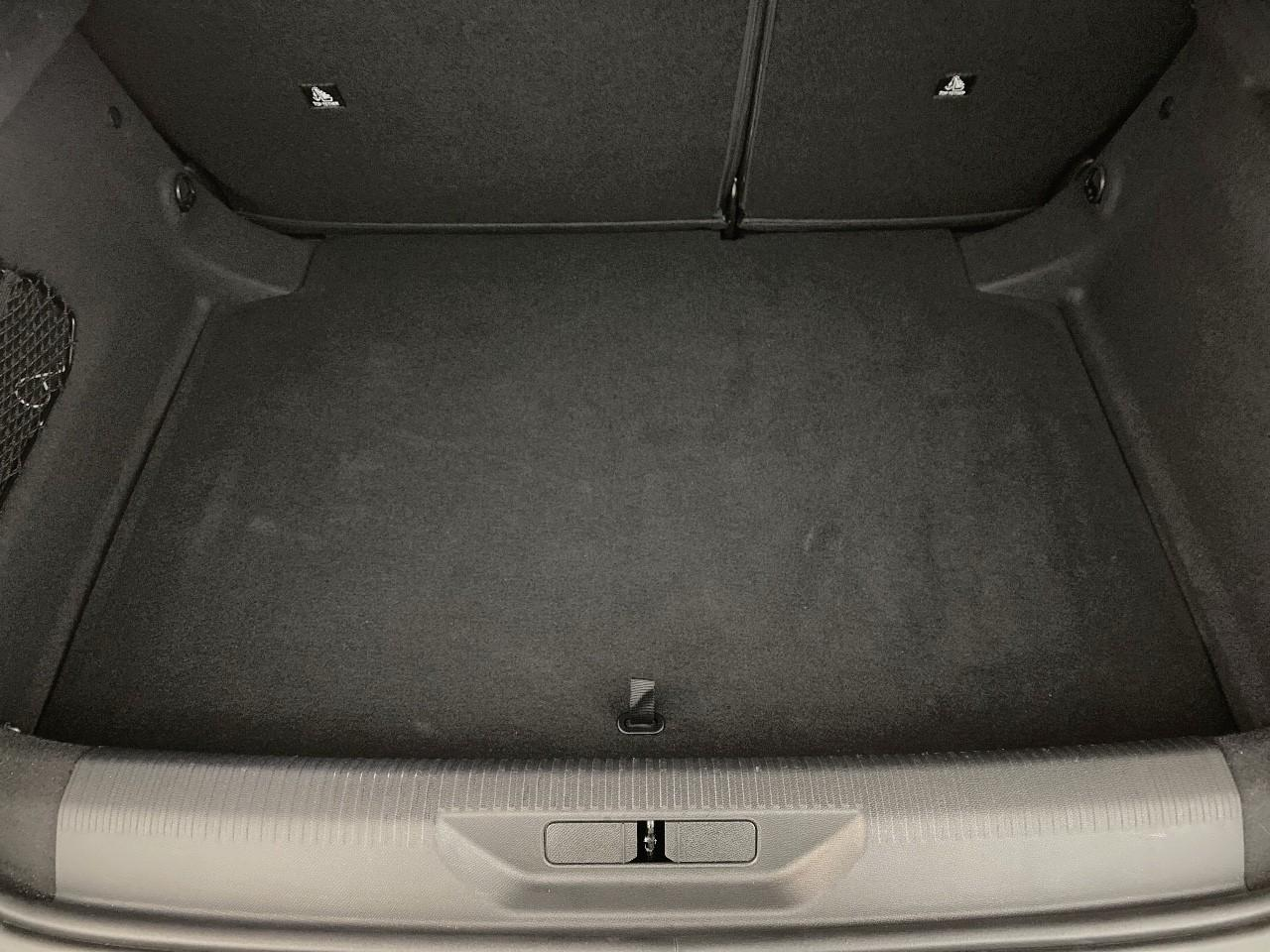 Peugeot 308 hybrid 145 e-dcs6 allure — photo 6