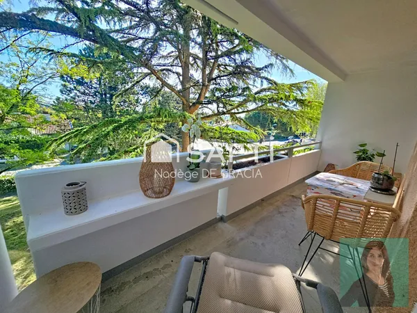 Grand appartement T3bis /4 centre castanet avec cellier + parking