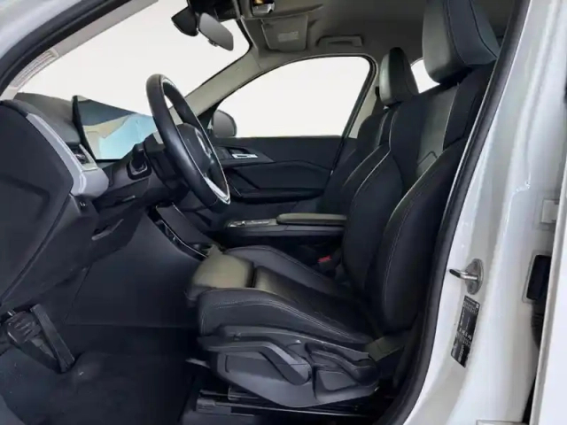 Bmw X1 sdrive18d 150ch — photo 9