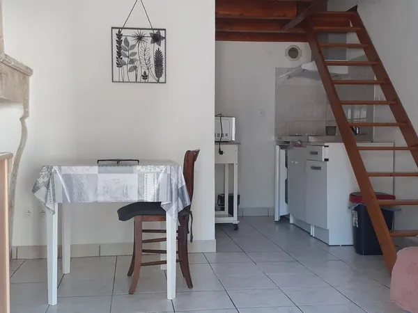 Studio proche campus des valois