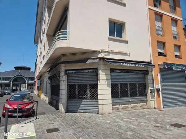 Local commercial 85 m² à louer - Tarbes - Place du Foirail - 790