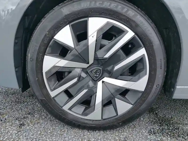 Peugeot 208 puretech 75 s&amp;s bvm5 — photo 33