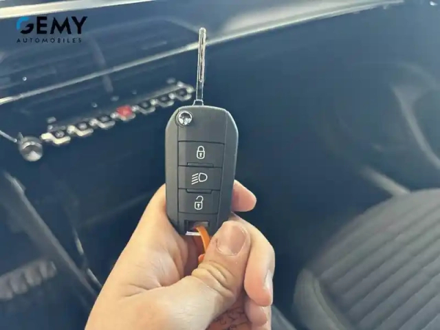 Peugeot 2008 electrique 50 kwh 136 ch — photo 32