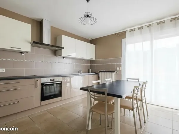 Maison 9 pièces 236 m²