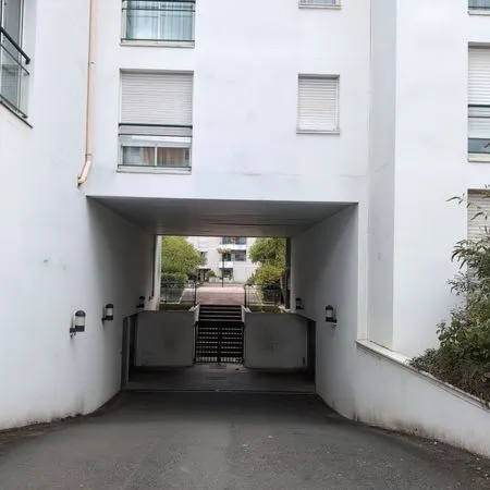 Place de parking couvert 13 rue Saint Exupery
