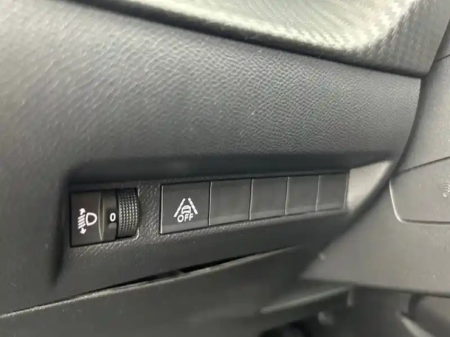 Peugeot 208 electrique 50 kwh 136ch — photo 23