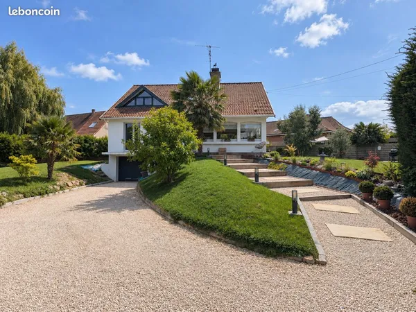 Maison familiale de 164 m² avec jardin arboré et sous-sol de 85 m² - Duisans