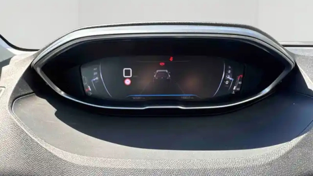 Peugeot 5008 puretech 130ch s&amp;s bvm6 — photo 18