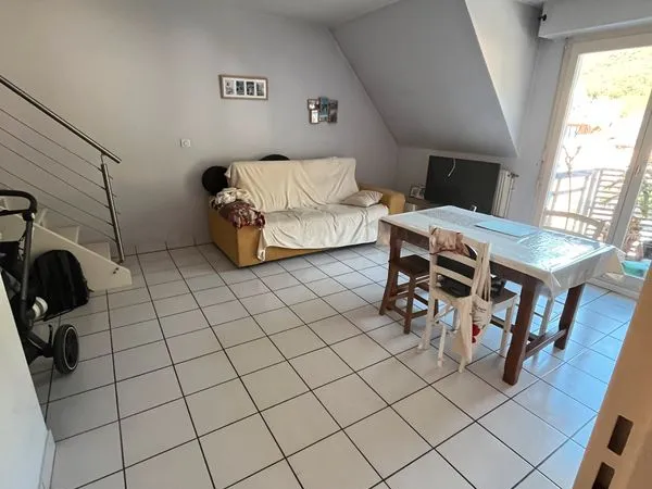 Duplex lumineux T2 au centre de challes-les-eaux