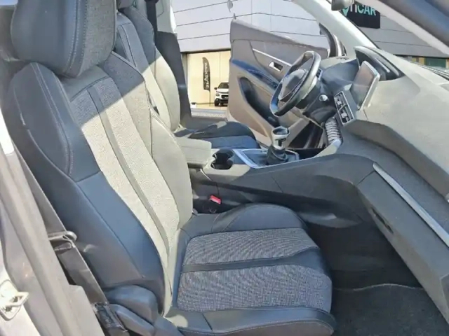 Peugeot 5008 puretech 130ch s&amp;s bvm6 — photo 9