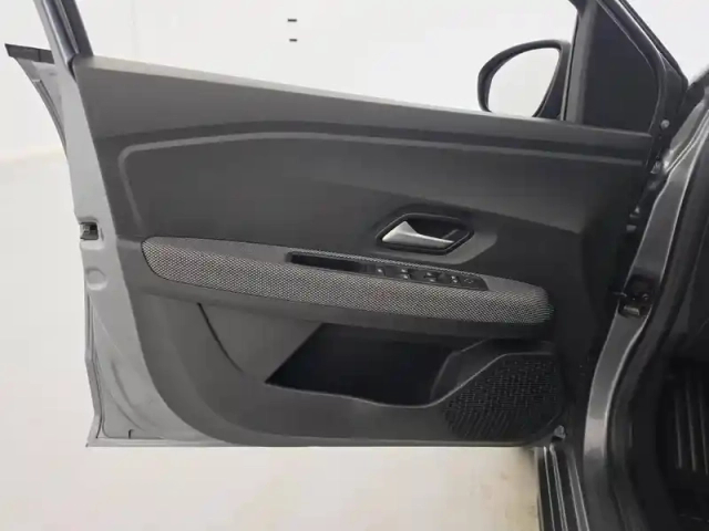 Dacia Jogger tce 110 7 places — photo 36