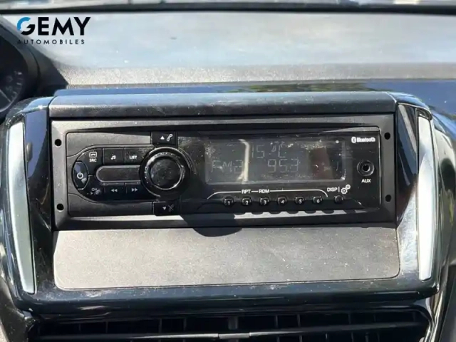Peugeot 208 puretech 68ch bvm5 — photo 13