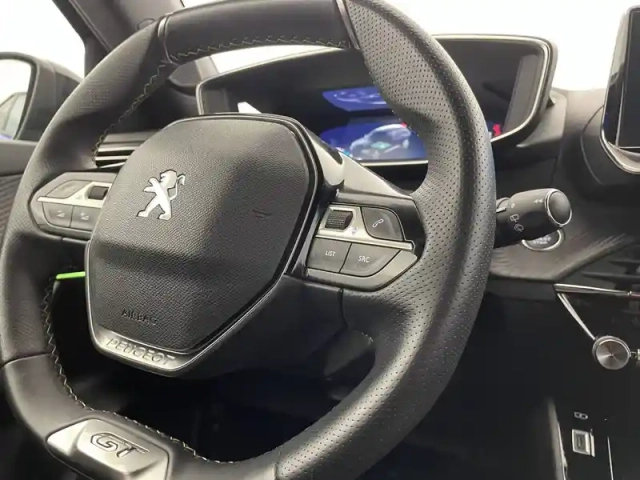 Peugeot 2008 electrique 136 ch — photo 30