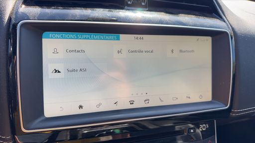 Jaguar XE 2.0 D - 180 CH AWD BVA8 - R-Sport – 2017 – 106953 km – Diesel – Boîte Automatique — photo 26
