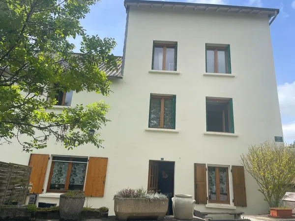 Maison de caractère avec fort potentiel- Aydat