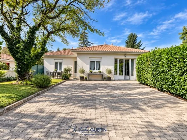 Maison à vendre 5 pièces proche de VARS (16)