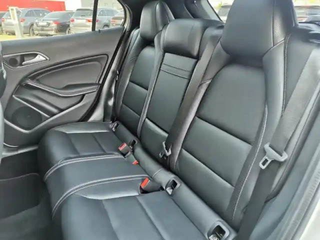 Mercedes Gla 220 d 4matic fascination pack — photo 11