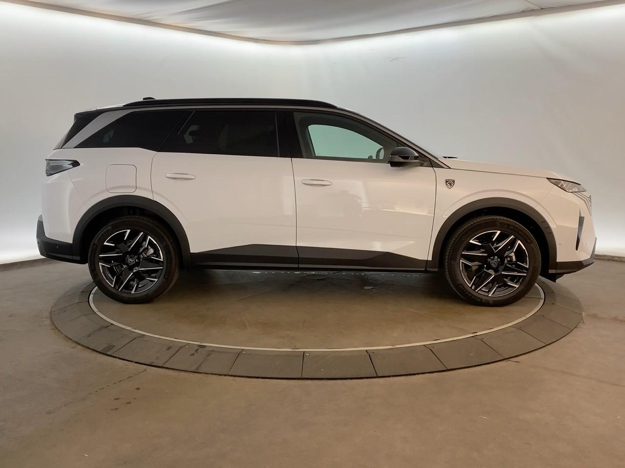 Peugeot 5008 hybrid 145 ch e-dcs6 gt exclusive — photo 4