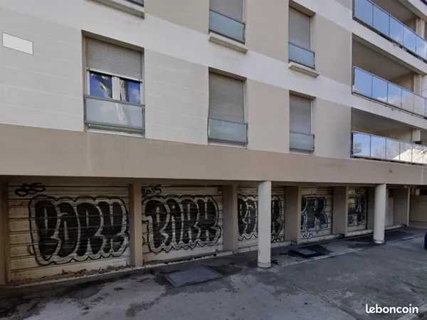 Local commercial 77 m²