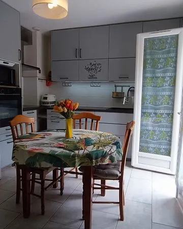 Maison 5 chambres 120 m² calme, lisière de forêt