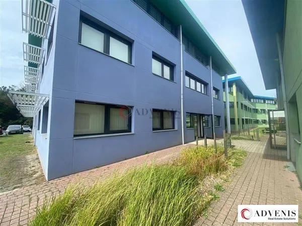Bureaux 743 m²