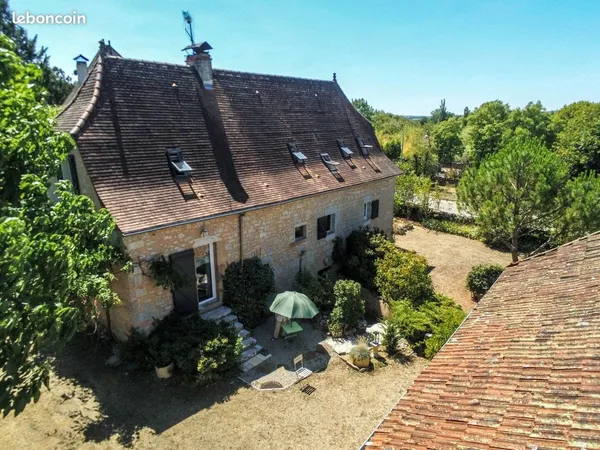Propriété 5 pièces 146 m²