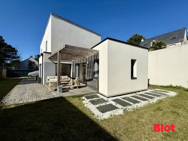 Maison contemporaine 2020 avec vie de plain-pied et jardin plein sud