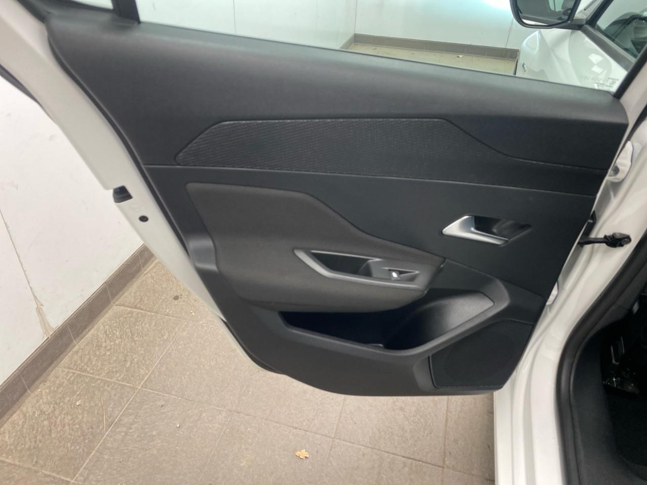 Peugeot 308 phev 180 e-eat8 active pack — photo 20