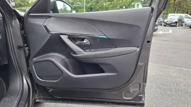 Peugeot 2008 puretech 100 s&amp;s bvm6 — photo 37
