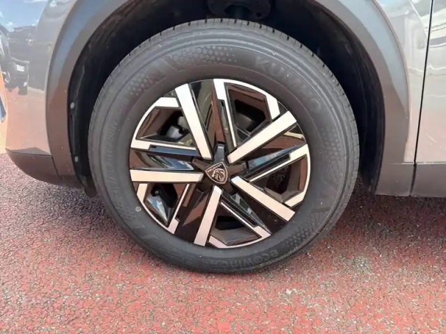 Peugeot 2008 puretech 100 s&amp;s bvm6 — photo 13
