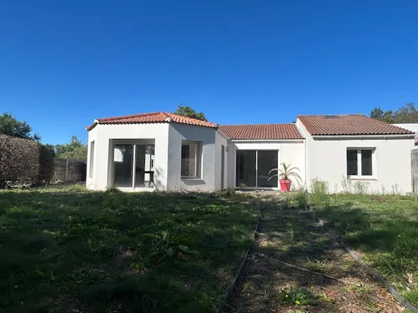 Maison COMMEQUIERS, 171m2 avec terrain de 2925m2