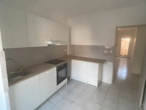 T3 rénové de 64,70 m² avec balcon et climatisation - Centre-ville