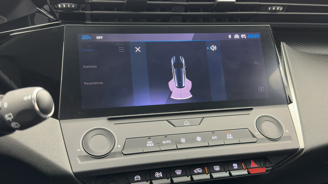 Peugeot 308 SW PHEV 180 e-EAT8 — photo 25