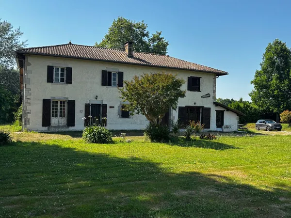 Maison 9 pièces 245 m²