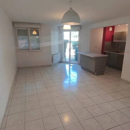Vends appartement RdC avec terrasse et garage garage