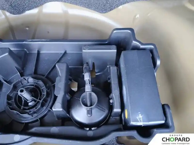 Peugeot 2008 hybrid 136 e-dcs6 — photo 25