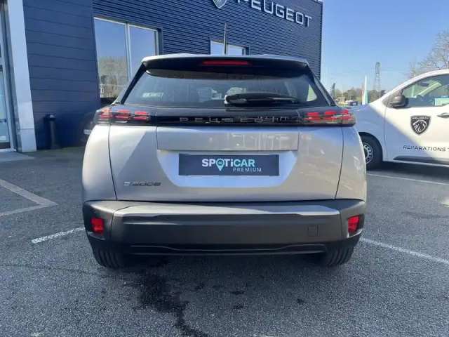Peugeot 2008 electrique 50 kwh 136 ch — photo 2