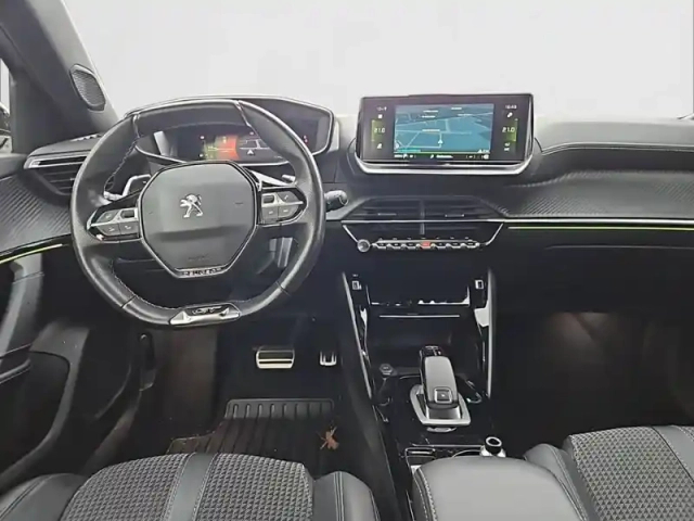 Peugeot 2008 puretech 130 s&amp;s eat8 — photo 8